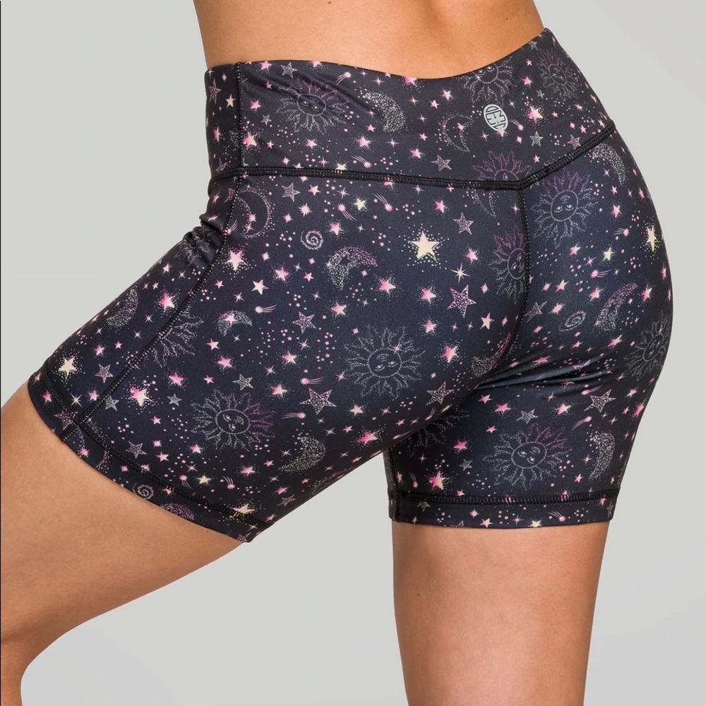 I Am Becoming - 5 in No Ride workout shorts
Medium
New with tags